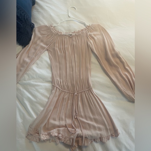 Like new romper - Picture 2 of 2